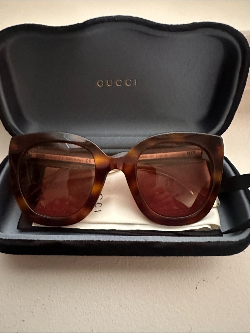 NWOT- Gucci GG0564S 002 Havana Brown Oversized Cat Eye Sunglasses 51-26-145